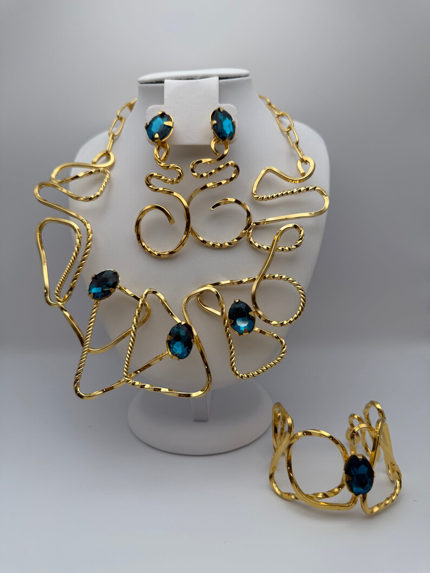 Aretes Complicado