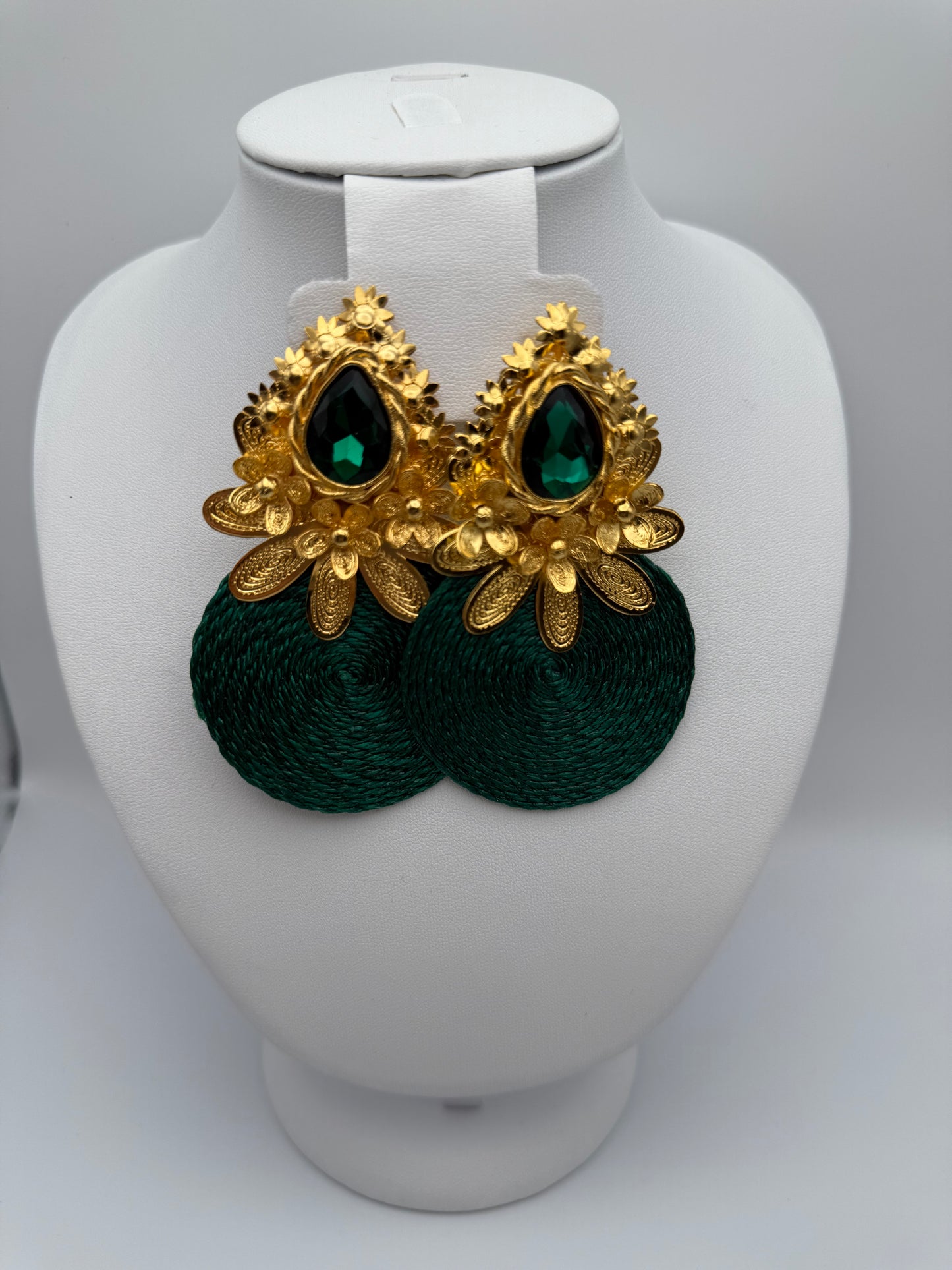 Arete Flor con Gema