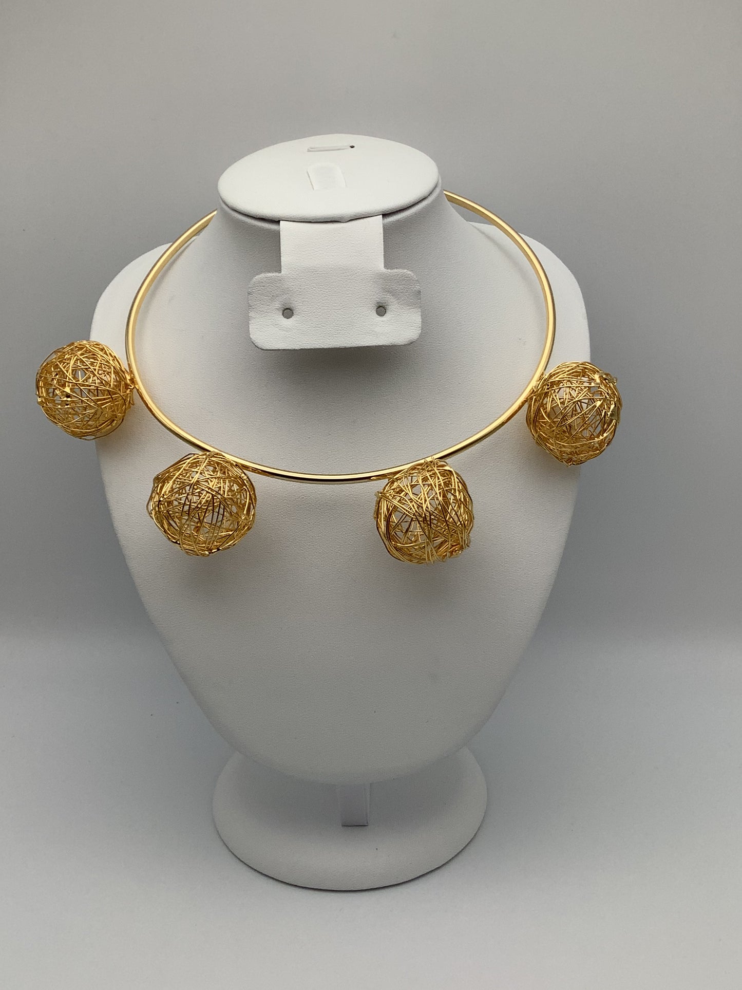 Choker Esfera Alambrada