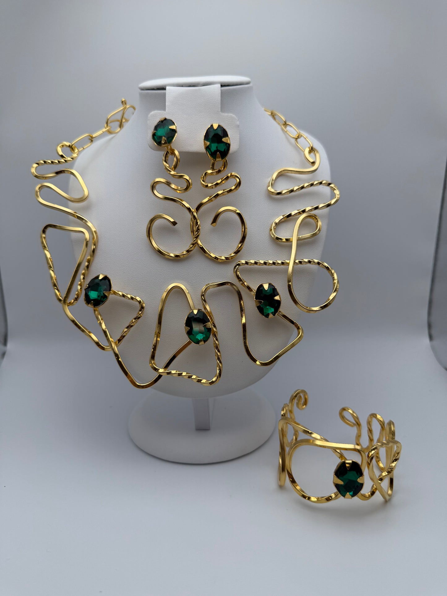 Aretes Complicado
