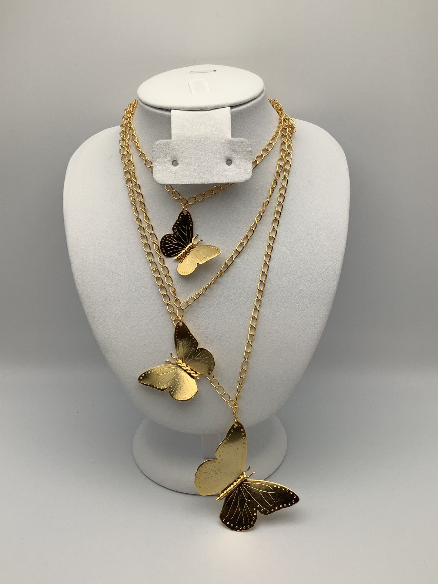 Collar Mariposa en Capas