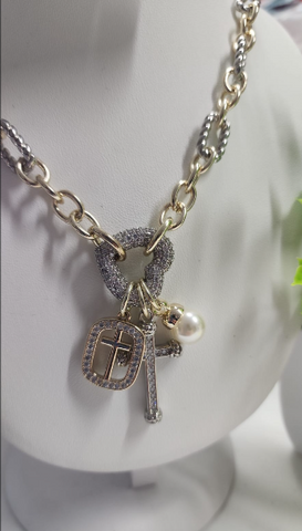 Cadena de Charms  Cruz