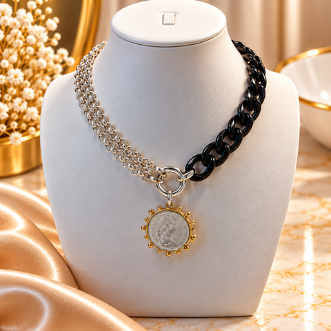 Collar Moneda con Negro