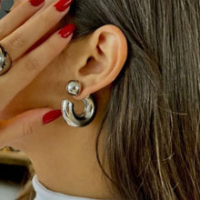 006F- Aretes Huggy con dormilona