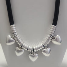 C088-ZK- Collar 5 corazones