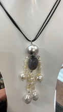 Cordón de Muñeca  Con Aretes