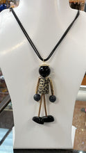 Cordón de Muñeca  Con Aretes