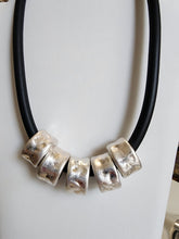 #130-Collar de Ruedas