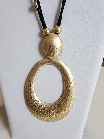 #665-Collar Dorado Cromeado