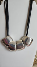 Collar 054