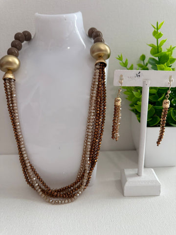 Set de esferas color marrón con aretes
