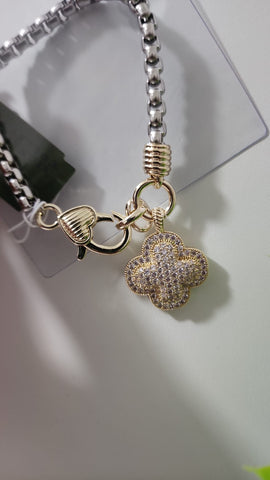 #616-Pulsera Clover