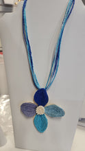 Collar de rattan Flor