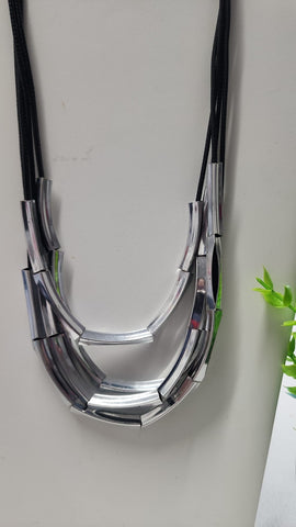 782-Collar En Capas Plata