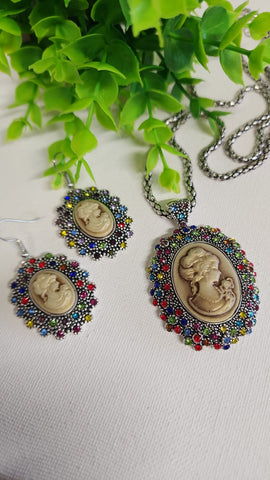 Set de Camafeos  Cadena y Aretes  Colores