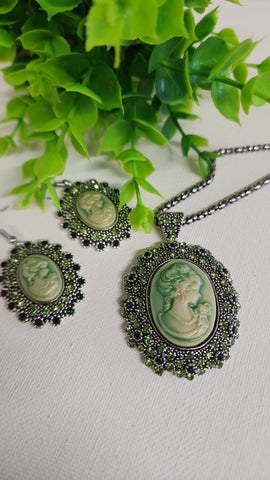 Set de Camafeos  Cadena y Aretes  Verde