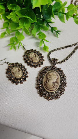 Set de Camafeos  Cadena y Aretes