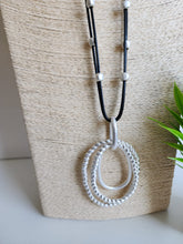 #763-Collar Silueta