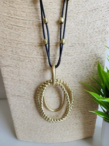 #763-Collar Silueta