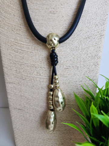 073-Collar Granito