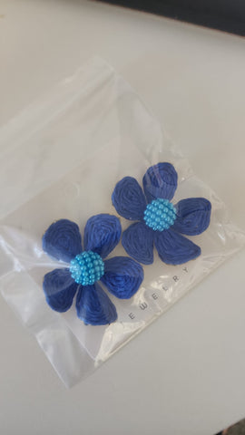 Aretes Flor azul Rattan
