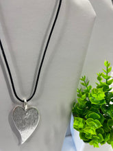 #910- Collar Hoja