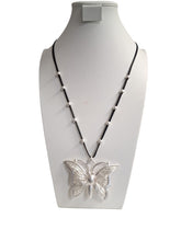 Collar mariposa