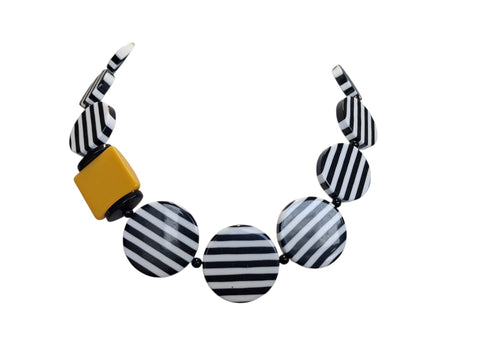 Collar líneas negras amarillo