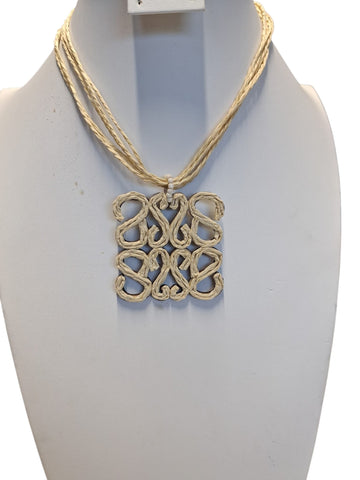 Collar Bohemio Rattan Color Crema