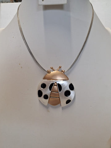 Collar lady bug Plata