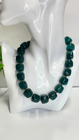 400-Collar cuadritos verde monte