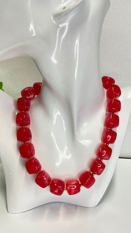 400-Collar cuadritos mármol rojo
